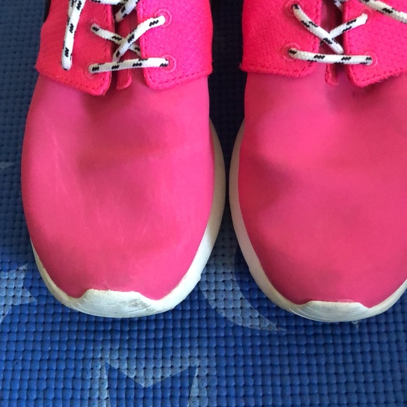 Nike Hot Pink Sneaker Runner Running Shoes - Picture 7 of 8